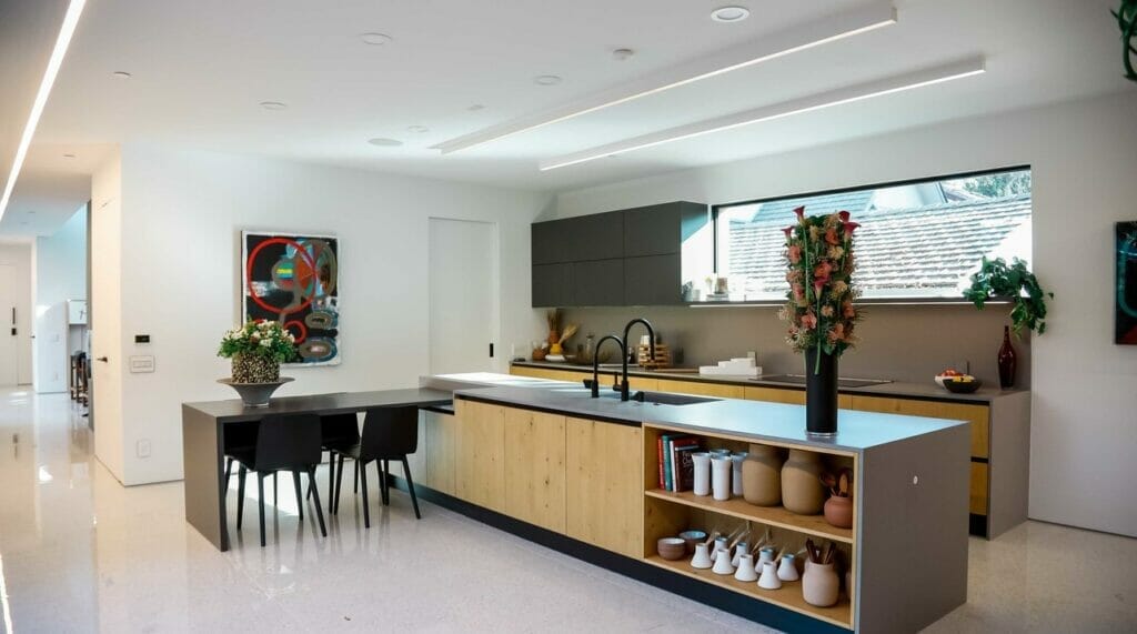 Modern Galley Kitchen in Caesarstone 4003 Sleek Concrete | 2088