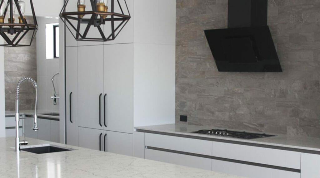 Modern L-Shape kitchen with Island in Caesarstone 5143 White Attica | 3018
